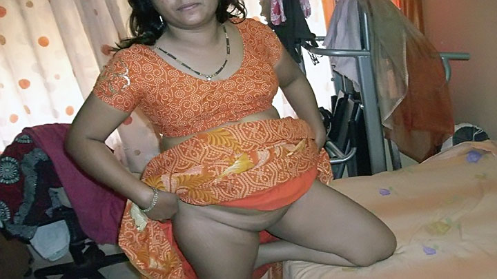 Shoe S. reccomend chubby milf bhabhi showing boobs pussy