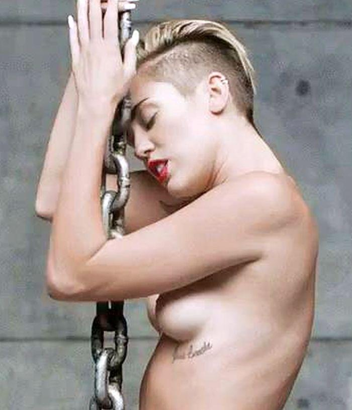Zee-donk reccomend miley cyrus wrecking ball nude version. 