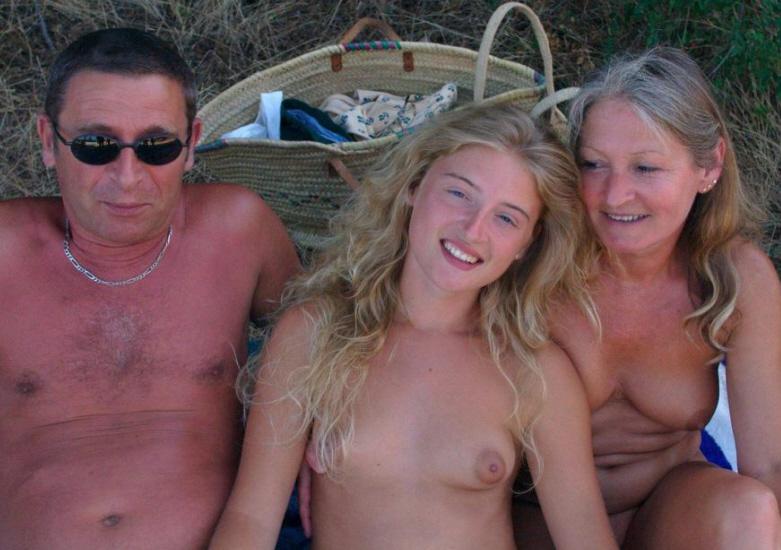 naked family fail 