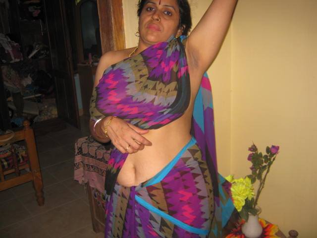 best of Nude saree pic hot