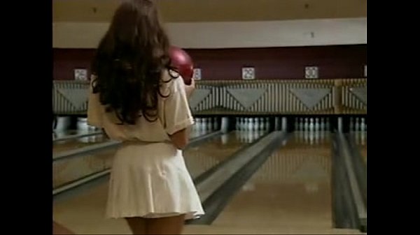 Quarterback reccomend sex bowling alley